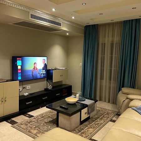 Ferienwohnung Heart Of Sheikh Zayed Sheikh Zayed City Exterior foto